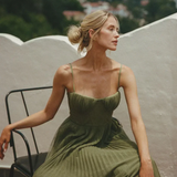 Isabella - Nežna nagubana obleka
